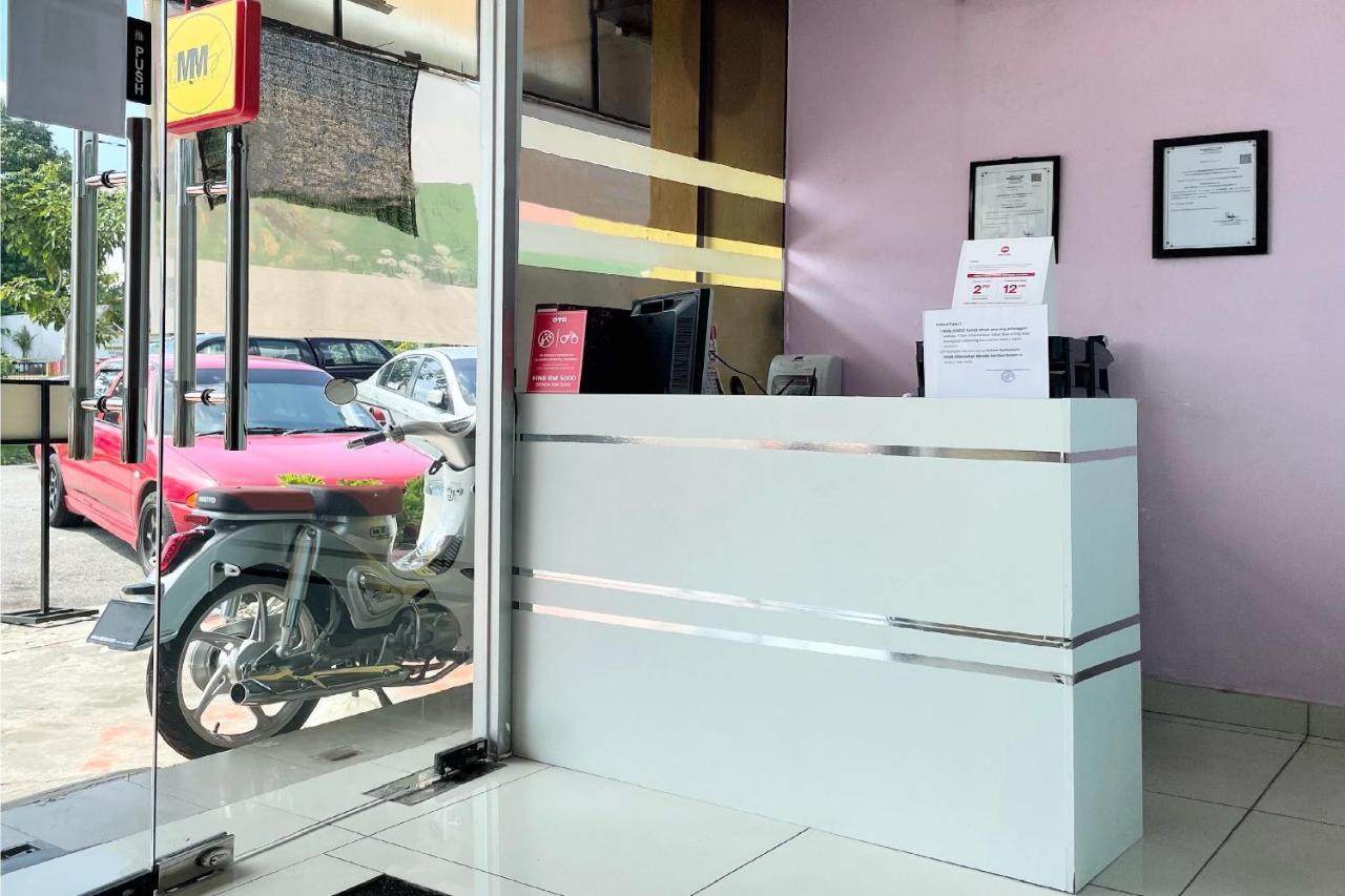 Oyo 90334 Mawlaya Hotel Bayan Lepas Esterno foto
