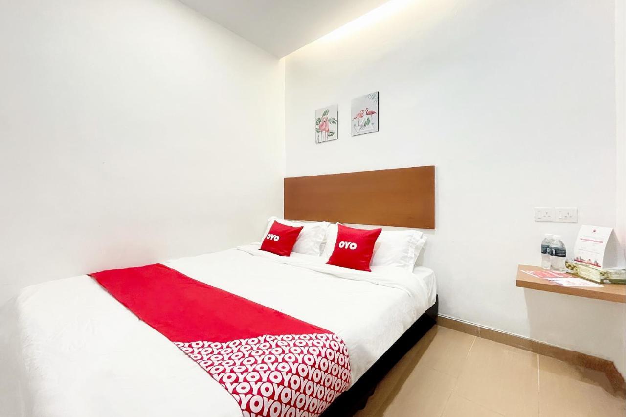 Oyo 90334 Mawlaya Hotel Bayan Lepas Esterno foto