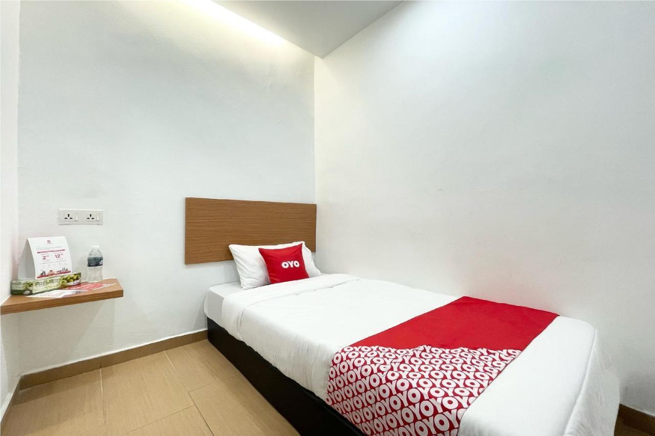 Oyo 90334 Mawlaya Hotel Bayan Lepas Esterno foto