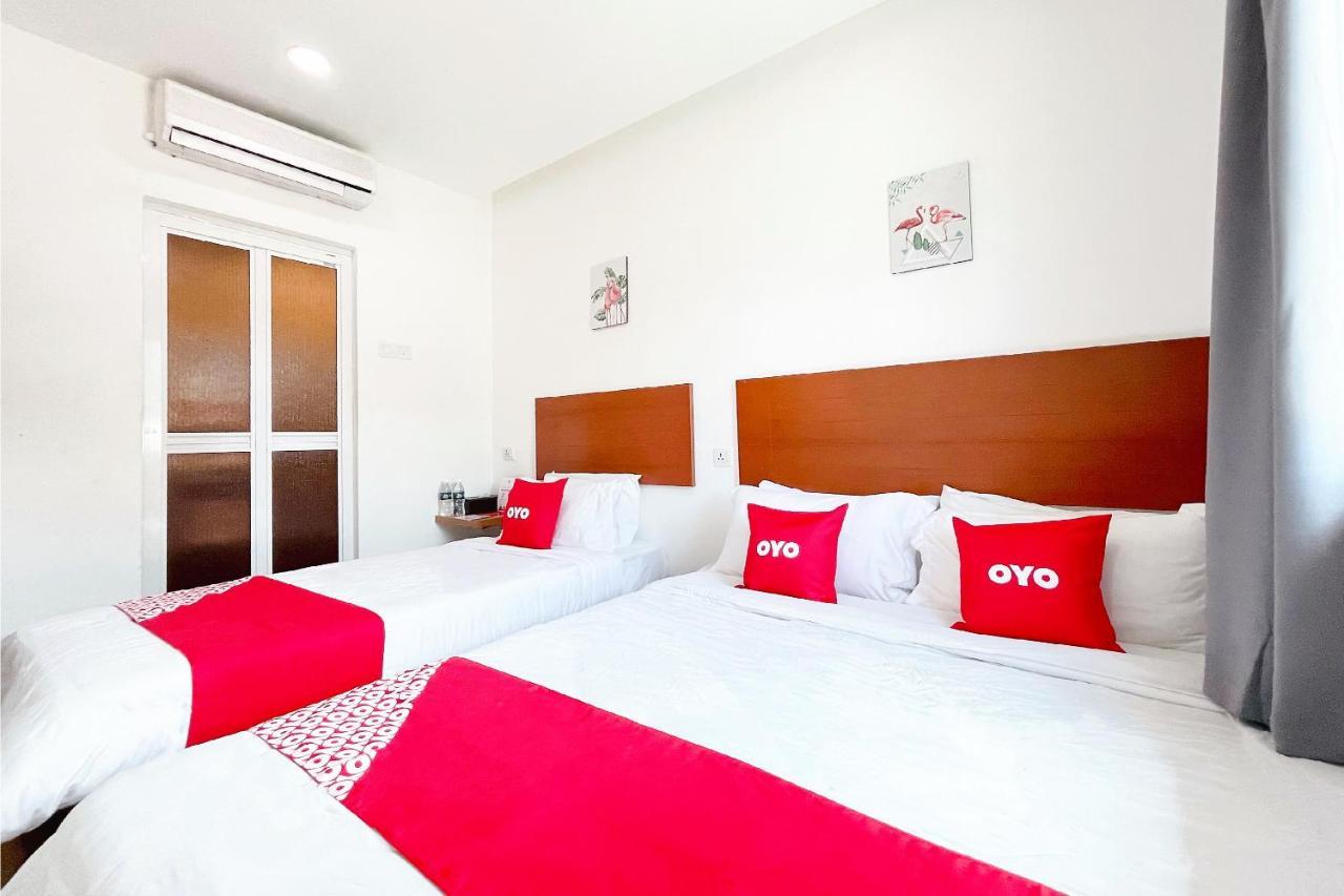 Oyo 90334 Mawlaya Hotel Bayan Lepas Esterno foto