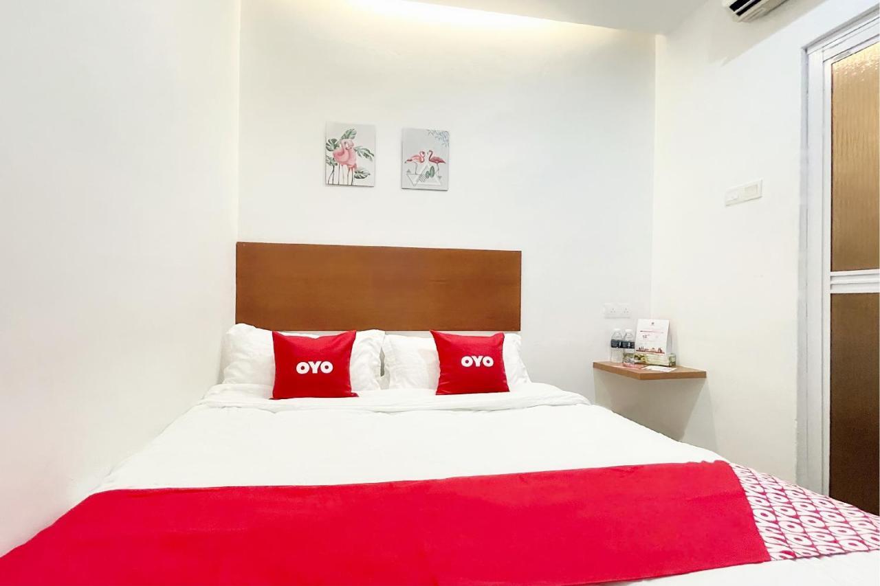 Oyo 90334 Mawlaya Hotel Bayan Lepas Esterno foto