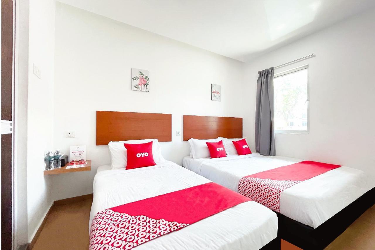 Oyo 90334 Mawlaya Hotel Bayan Lepas Esterno foto