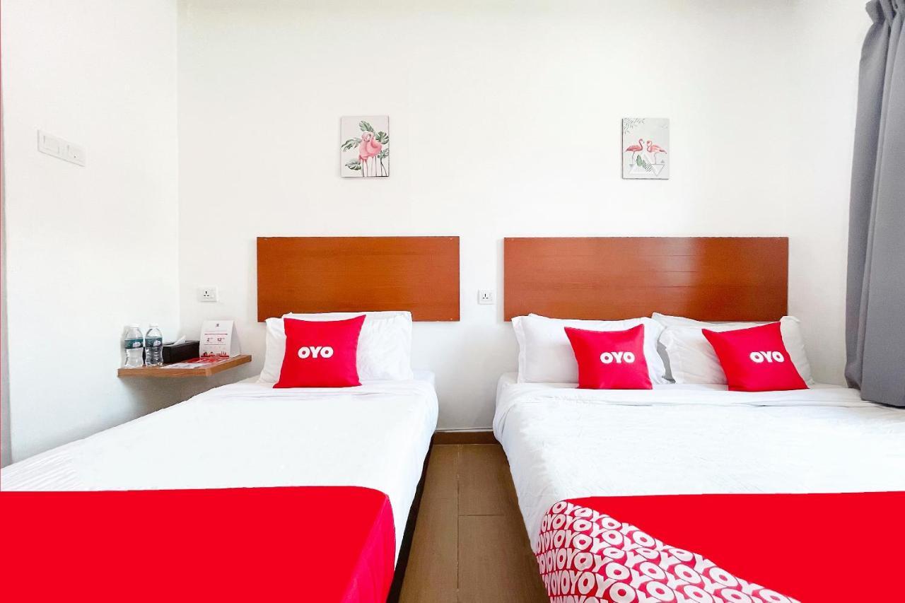 Oyo 90334 Mawlaya Hotel Bayan Lepas Esterno foto